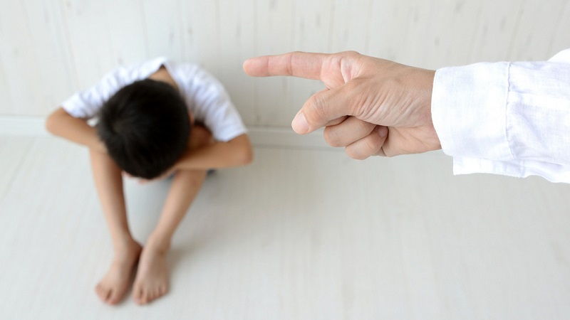 چگونه کودک خود را تنبیه کنیم؟