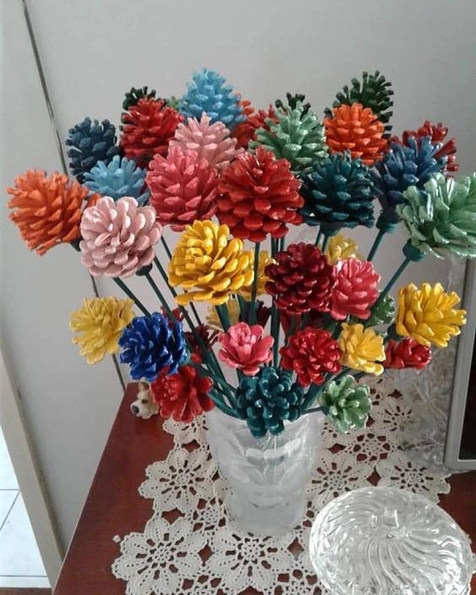 گلدان با میوه های کاج رنگی — کاردستی باهوشک